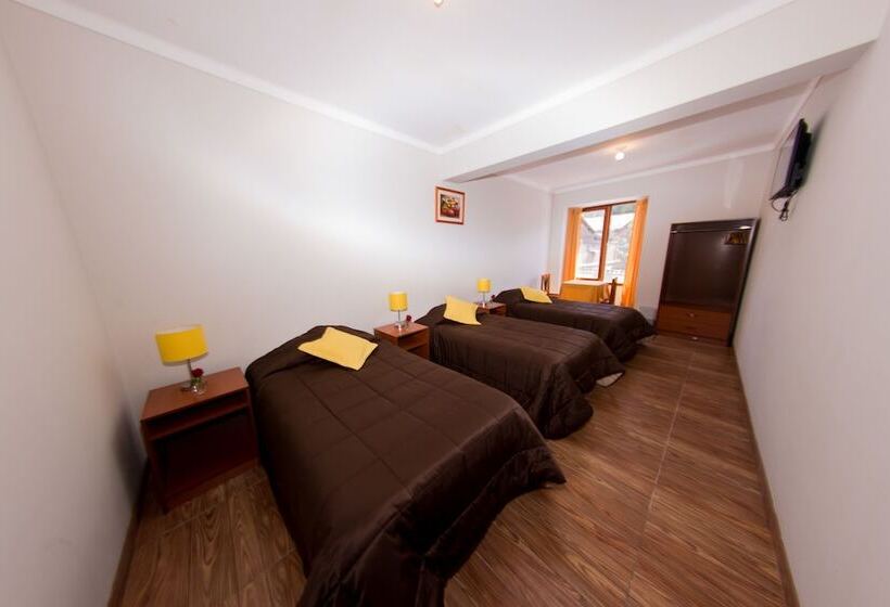 غرفة قياسية ثلاثية, Cusco House