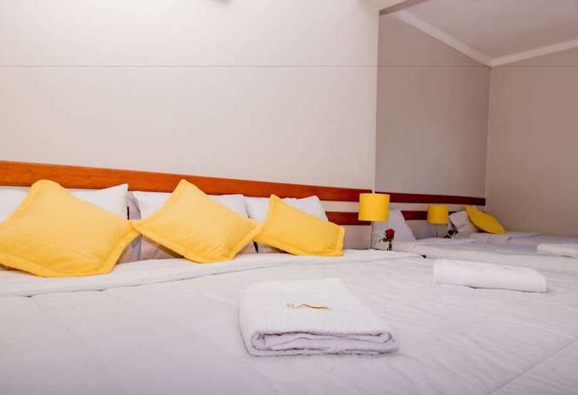 غرفة قياسية رباعية, Cusco House