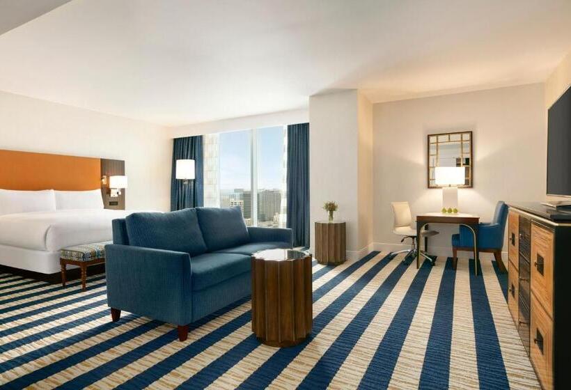 带大床的小型套房, Fairmont Austin