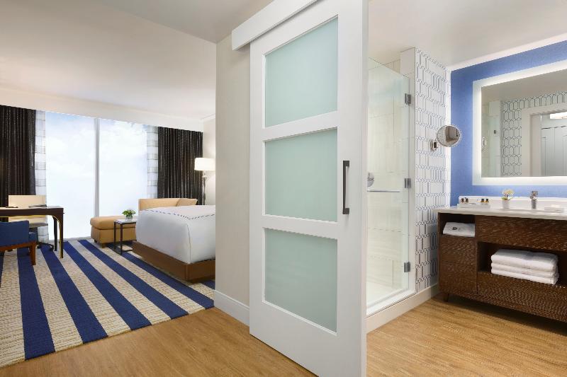 标准间, Fairmont Austin