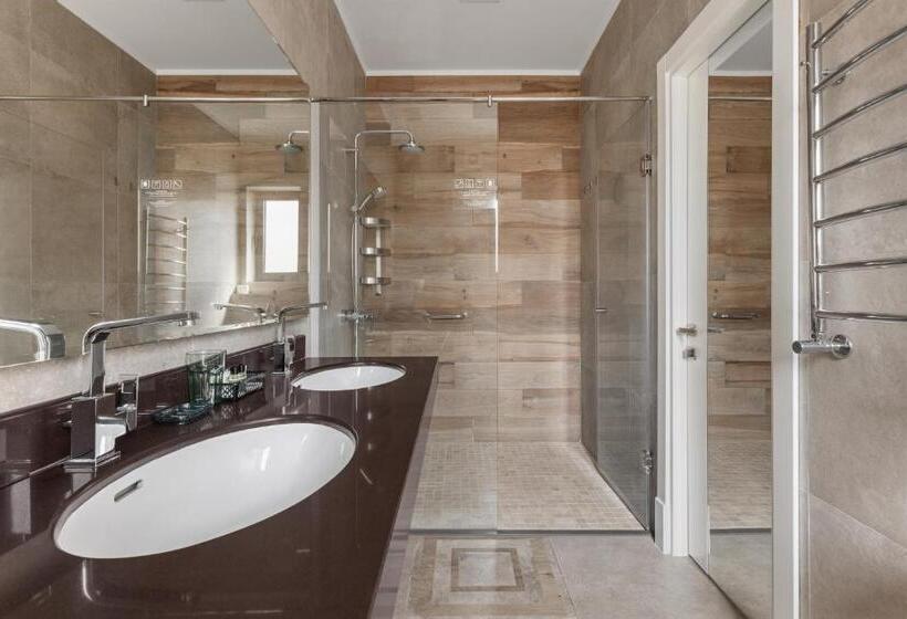 Junior Suite cu Balcon, Frapolli 21