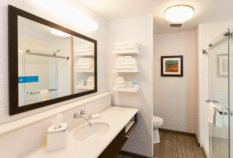 Номер Стандарт, Hampton Inn & Suites Duluth North / Mall Area
