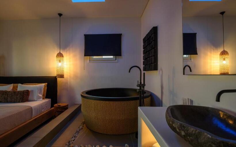 带按摩浴盆的套房, Olive Mykonos Villas