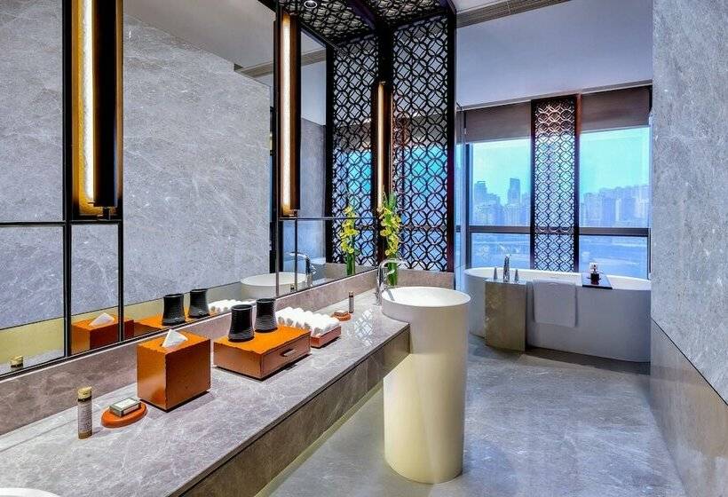 Номер Премиум, Regent Chongqing Complimentary 1st Round Mini Bar Daily