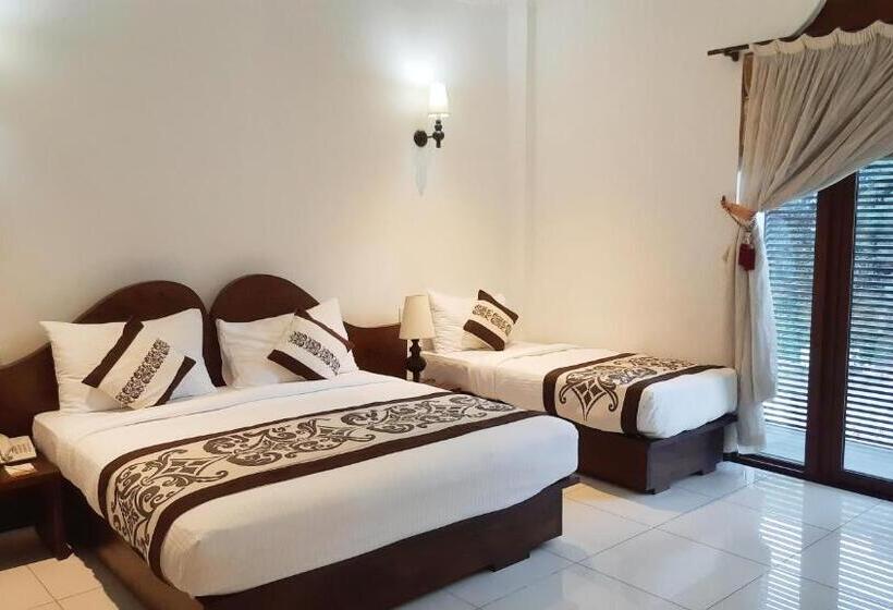 디럭스 트리플 룸, Royal Kandyan