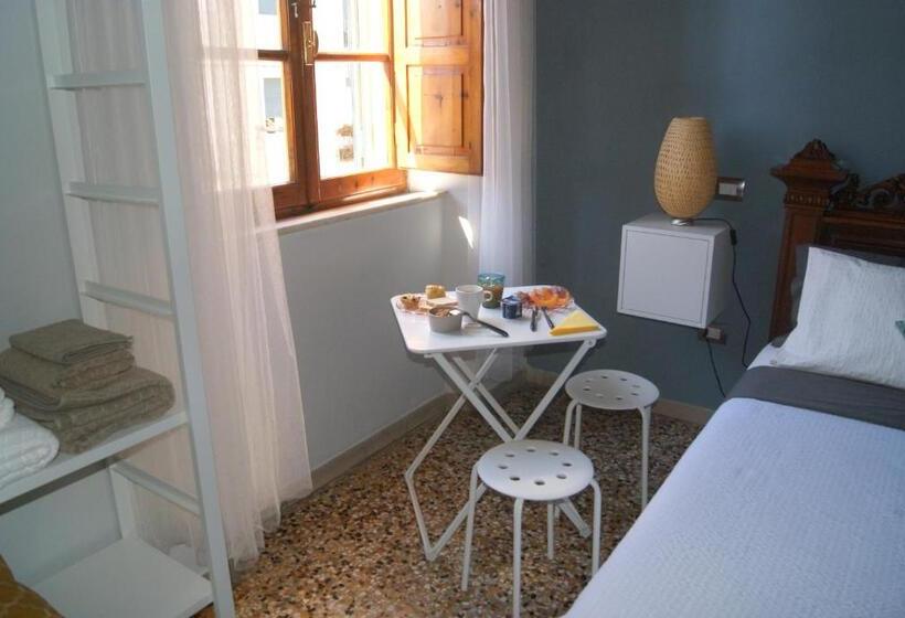 غرفة قياسية, Al 28 B&b