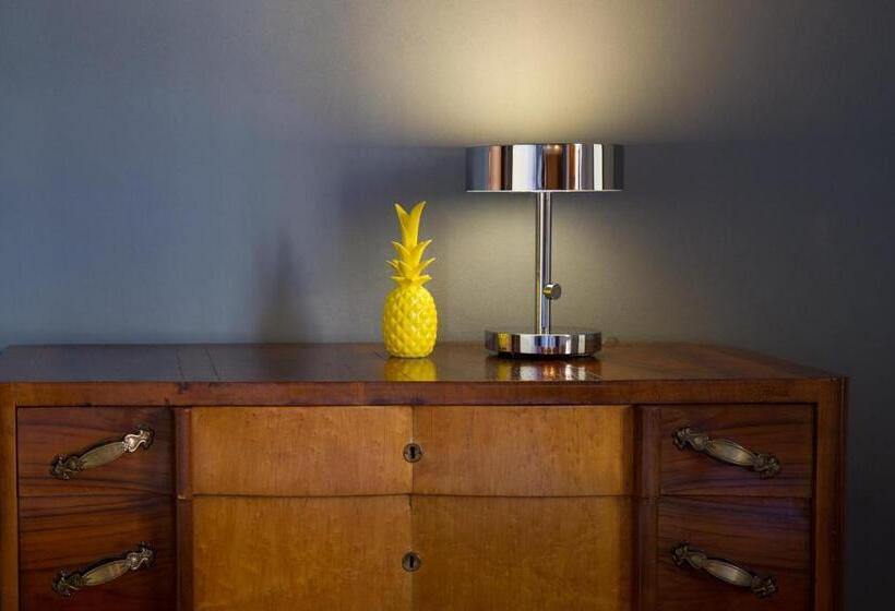 غرفة قياسية, Al 28 B&b