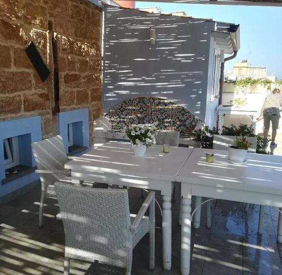 带露台的标准工作室, A Vucciria