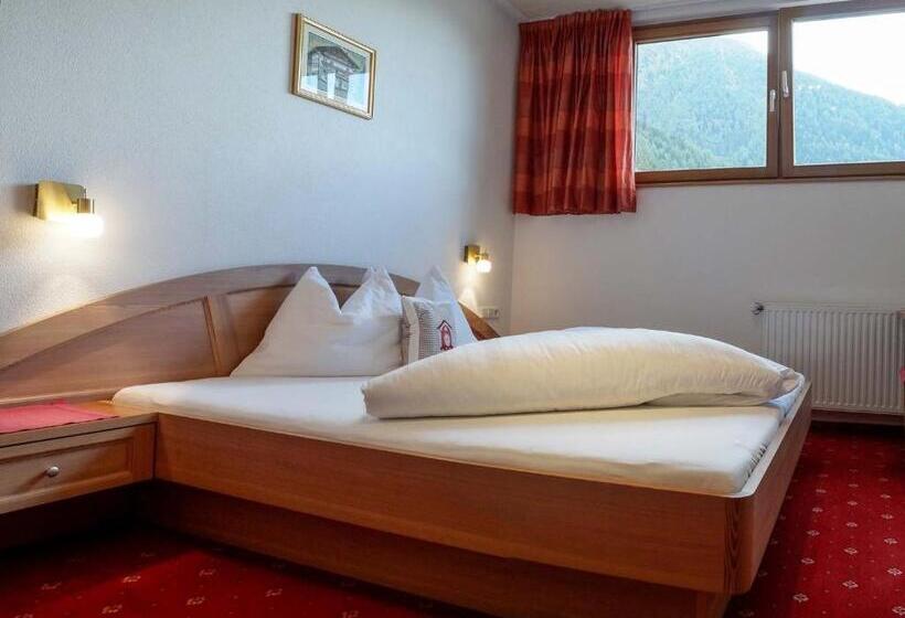 חדר אקונומי, Pension Apartment Erna