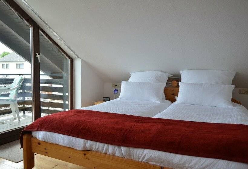 Номер Стандарт с Балконом, Weingut H. Gindorf