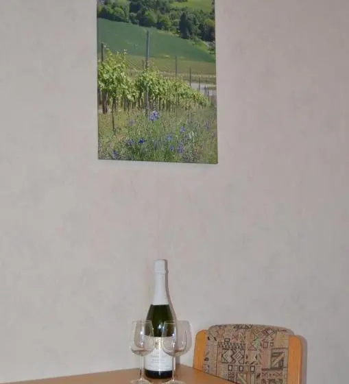 マウンテンビュースタンダードルーム, Weingut H. Gindorf