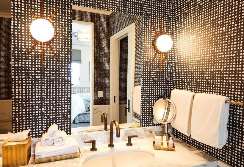 غرفة قياسية, Californian