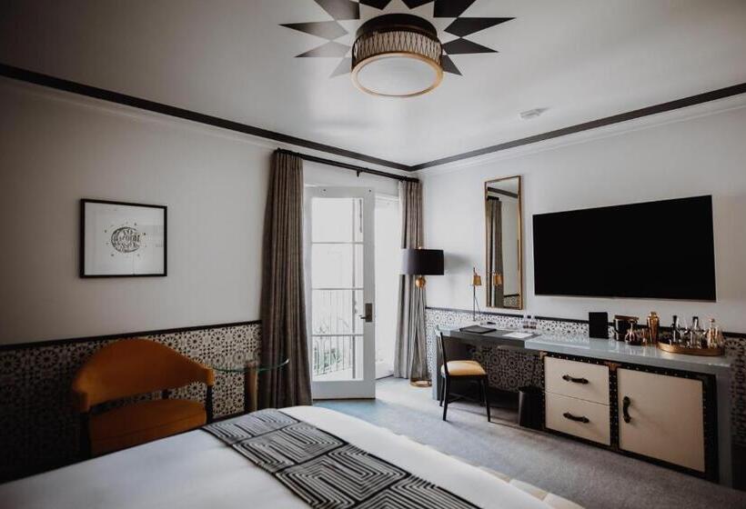 غرفة سوبيريور, Californian