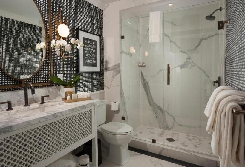 غرفة قياسية سرير كينج, Californian