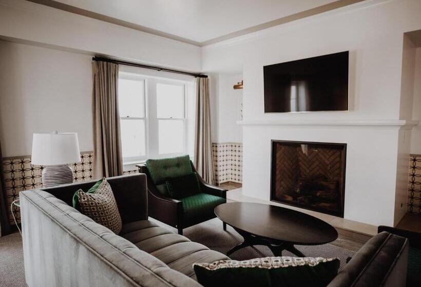 جناح سوبيريور, Californian