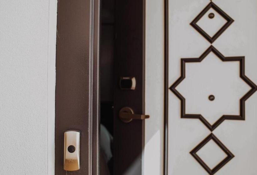 غرفة قياسية سرير كينج لذوى الإحتياجات الخاصة, Californian