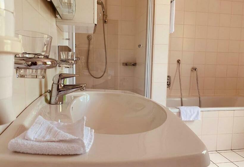 标准间, Gasthaus Block