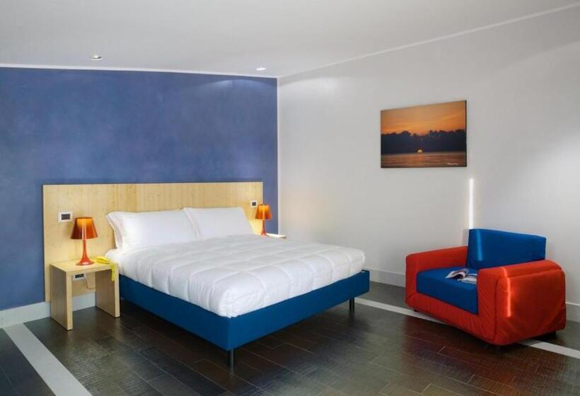 Junior Suite, Intervallo