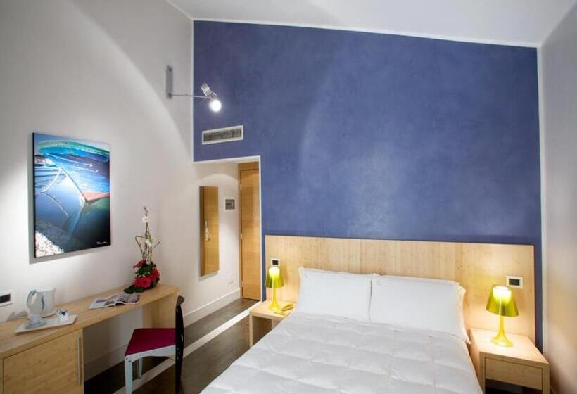 Junior Suite, Intervallo