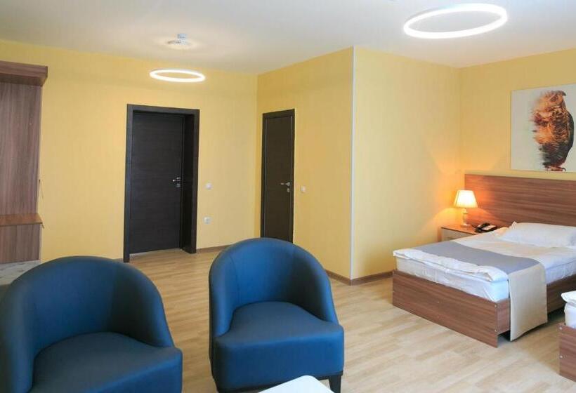 اتاق لوکس, Koktem Burabay