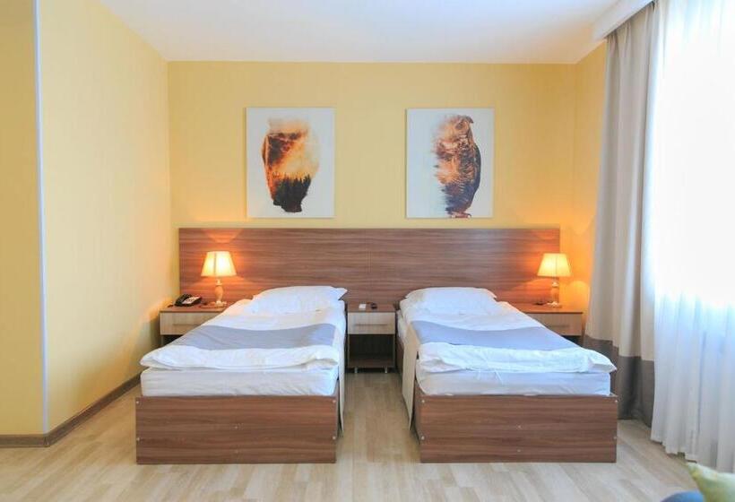 اتاق لوکس, Koktem Burabay