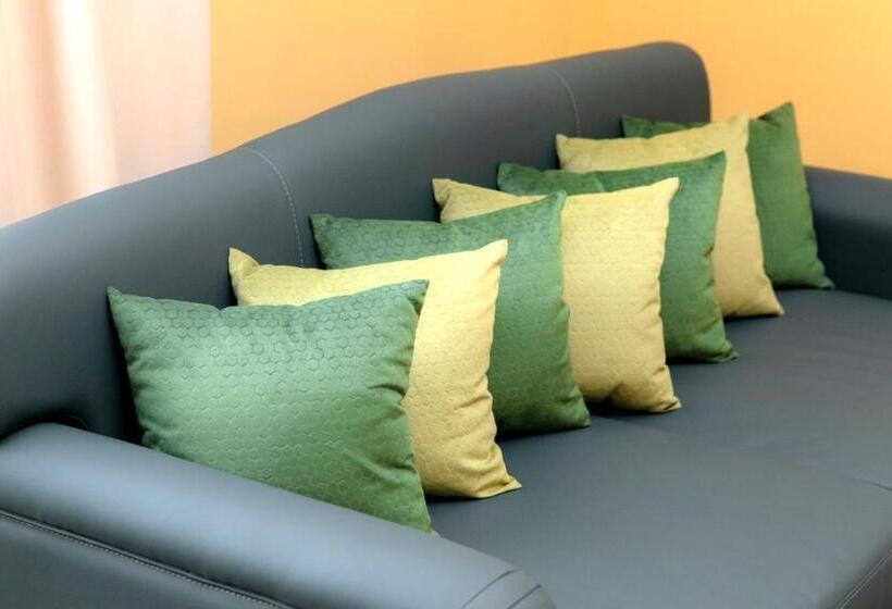 اتاق لوکس, Koktem Burabay