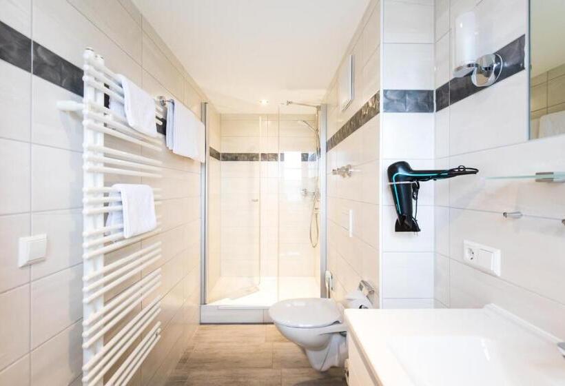 标准三人间, Landhaus Vier Jahreszeiten