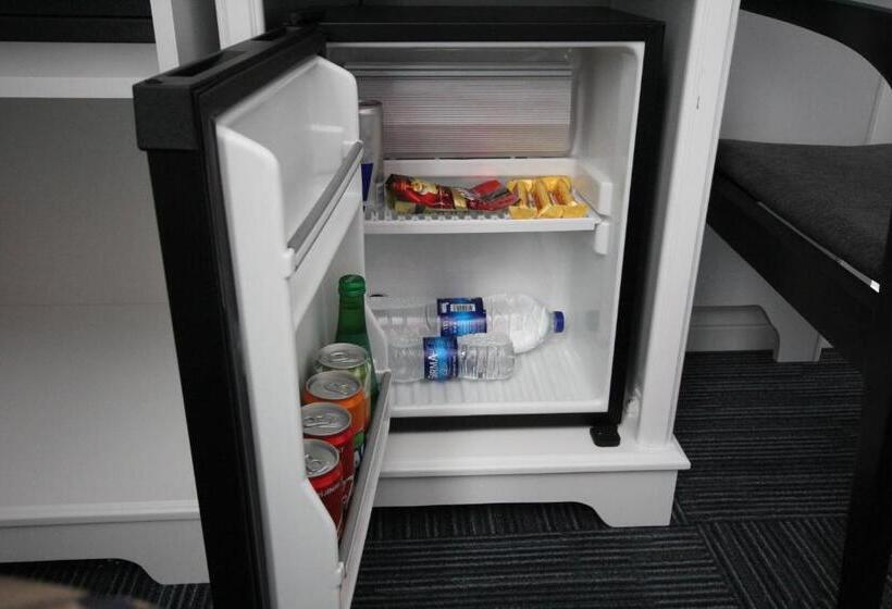 חדר סטנדרט, Naumpasa Konagi