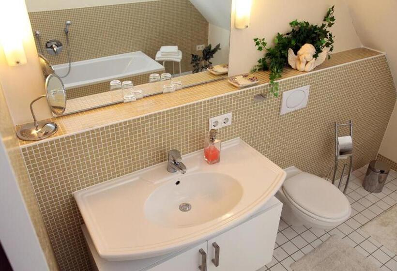 １ベッドルームアパートメント, Weinblatt