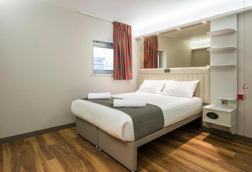 身障者適用スタンダードルーム, Point A Hotel Glasgow