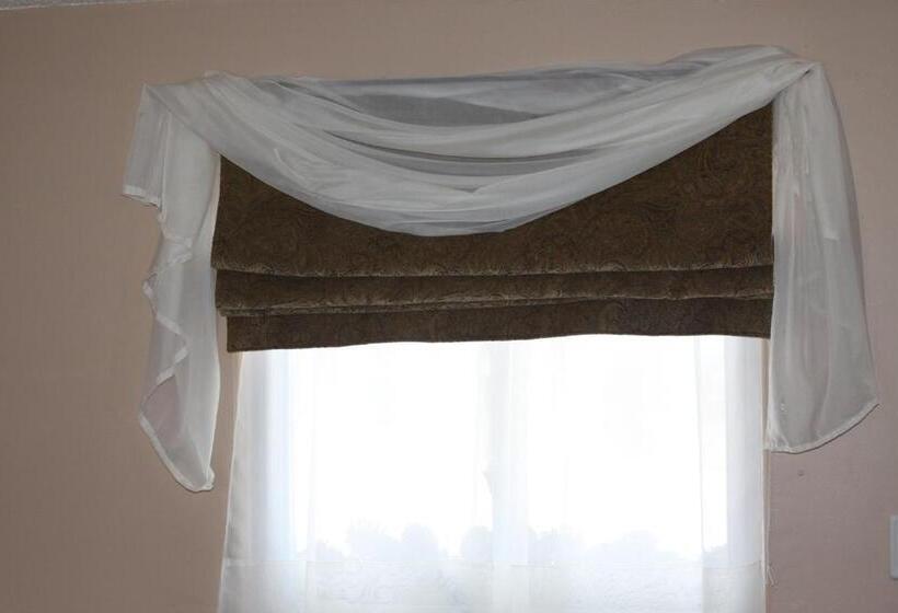 غرفة قياسية مطلّة علي الحديقة, Sleep For Less Motel