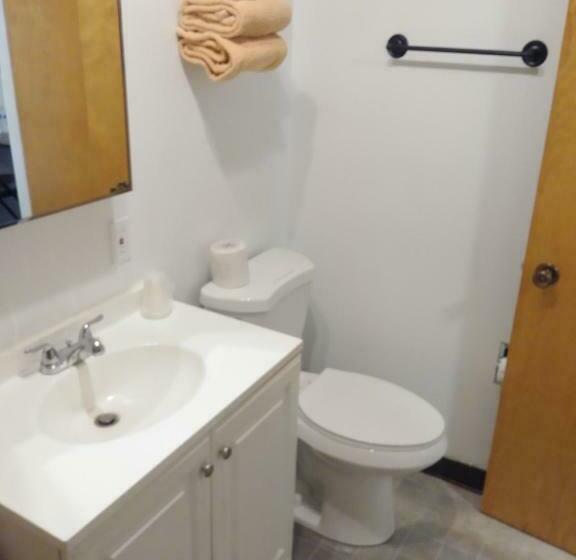 غرفة قياسية, The Place Motel Bar