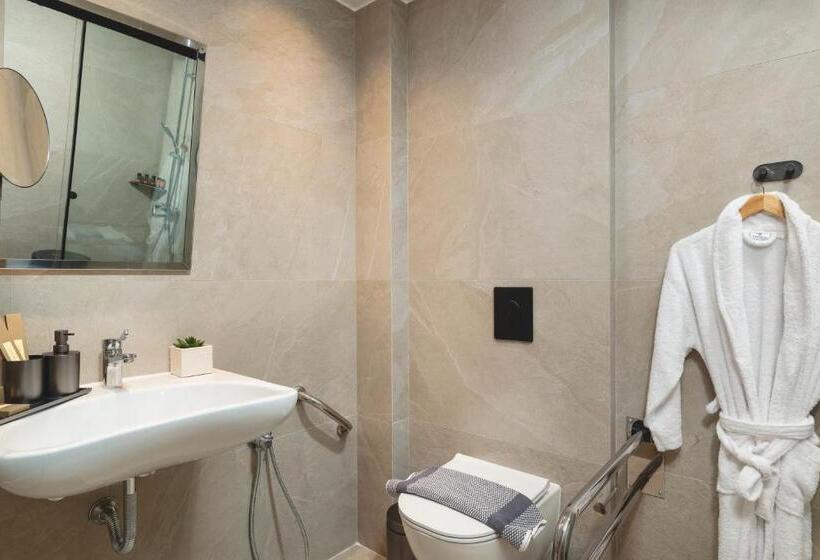 Standard Room Adapted for people with reduced mobility