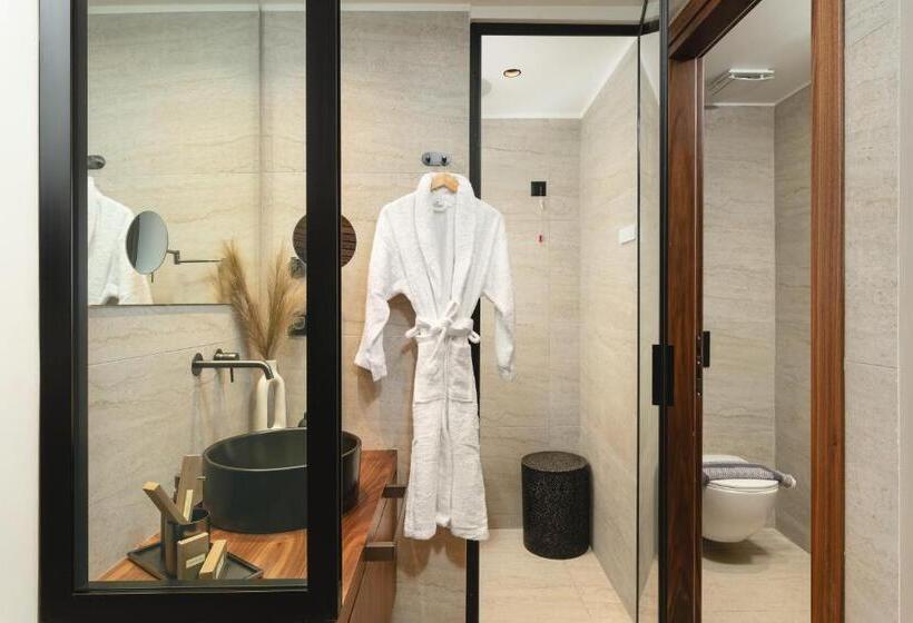 سوییت جونیور با چشمانداز دریا, Elia Sea Suites