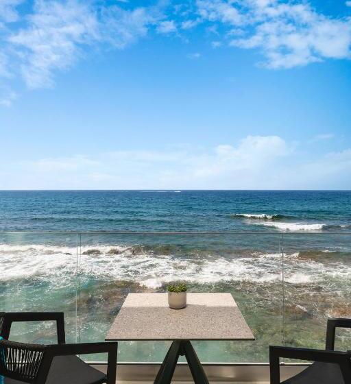 سوییت با چشمانداز دریا, Elia Sea Suites