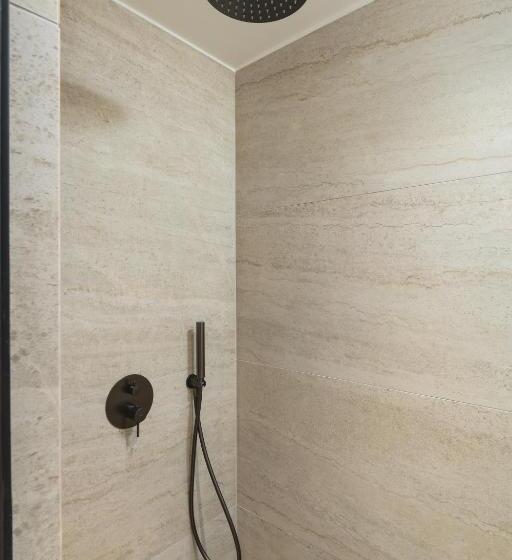 سوییت با چشمانداز دریا, Elia Sea Suites