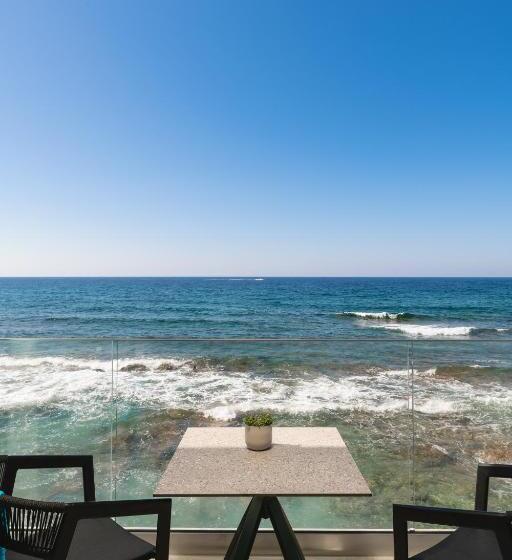 سوییت با چشمانداز دریا, Elia Sea Suites