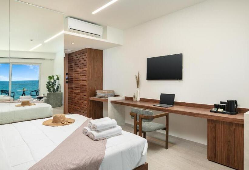 سوییت با چشمانداز دریا, Elia Sea Suites