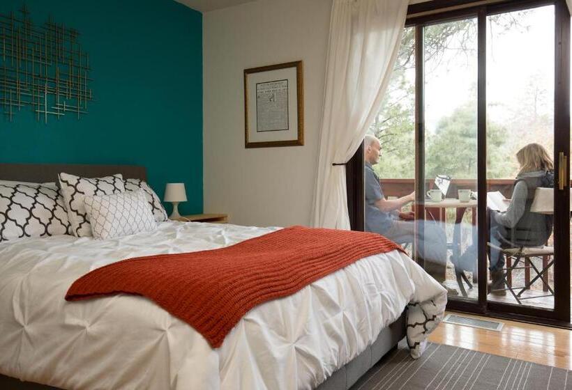 غرفة قياسية مزوَّدة بشُرفة, Pueblo Canyon Inn