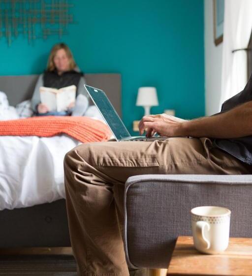 غرفة قياسية مزوَّدة بشُرفة, Pueblo Canyon Inn