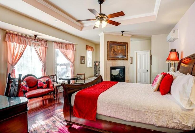 جناح سرير كينج, The River Belle Inn