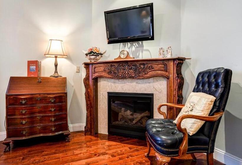 Люкс Deluxe Кровать Кинг, The River Belle Inn