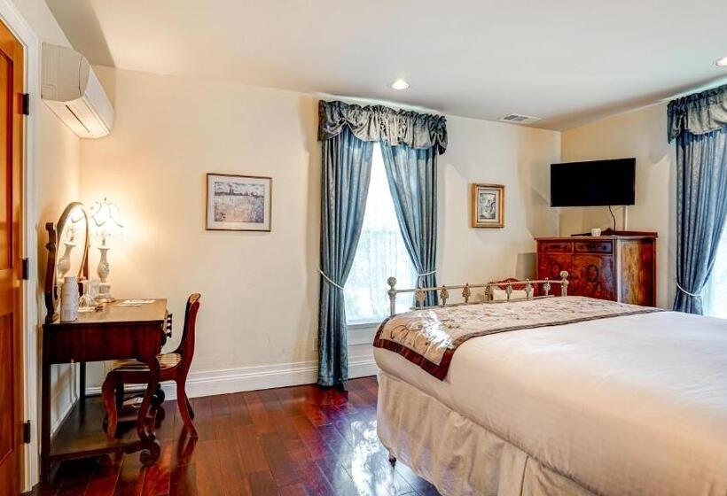 غرفة قياسية مطلّة علي الحديقة, The River Belle Inn