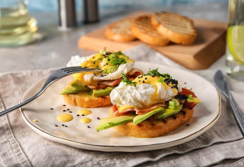 جناح, The River Belle Inn