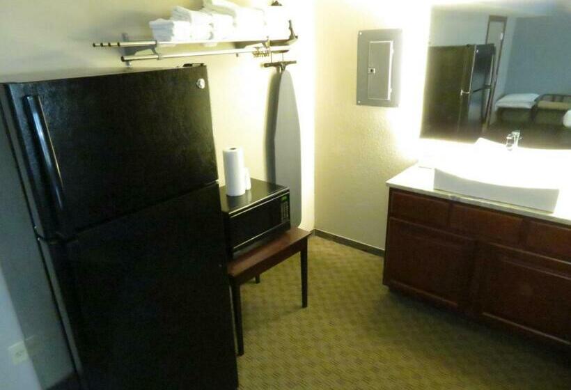 小型豪华套房, Edgewater Hotel And Suites