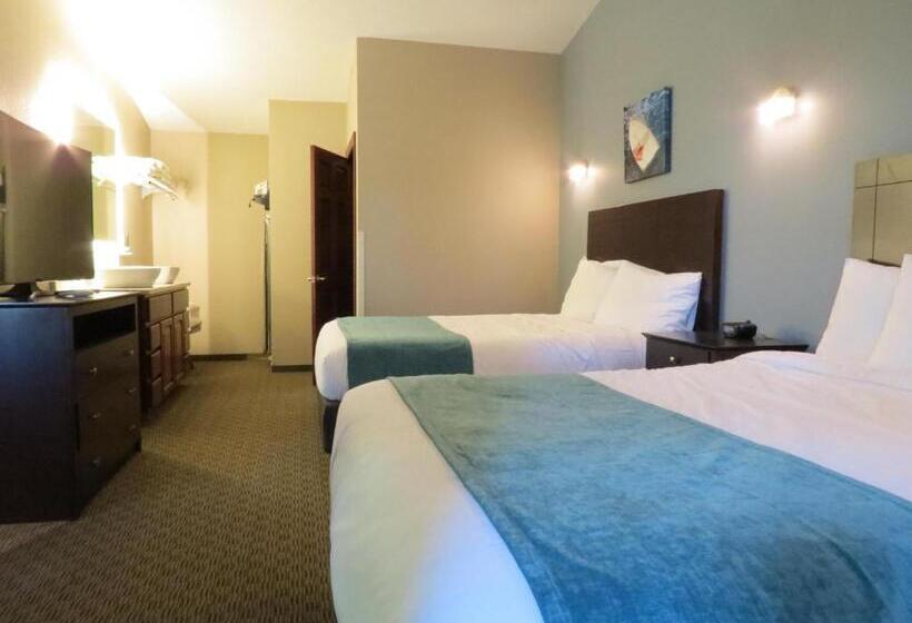 Suite with lake view, Edgewater Hotel And Suites