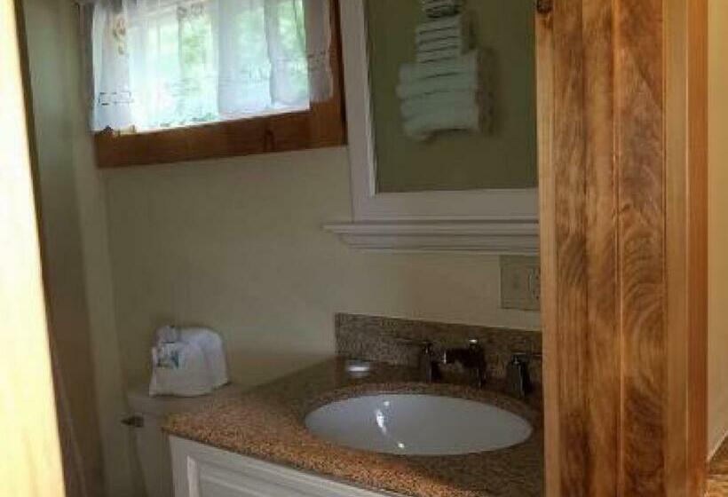 غرفة قياسية رباعية, Grand View Resort