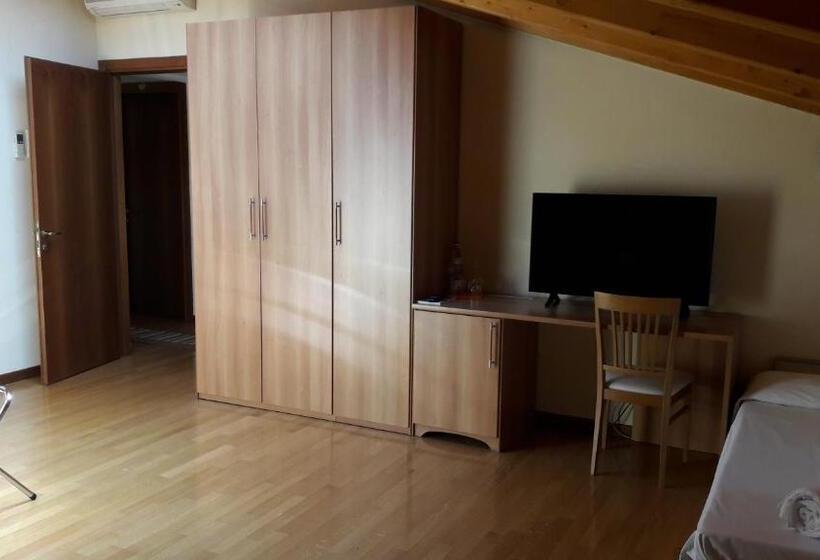 Номер Стандарт, Albergo Al Municipio