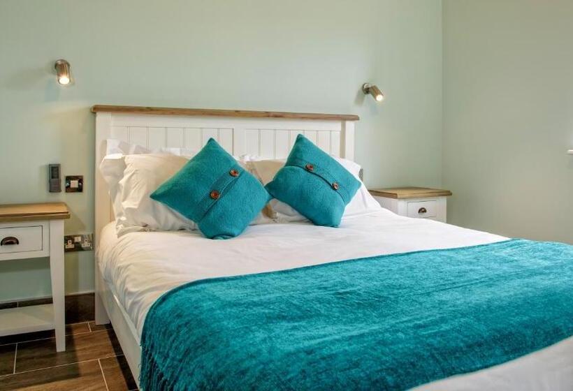 חדר סטנדרט לארבעה, Canada Lodge And Lake