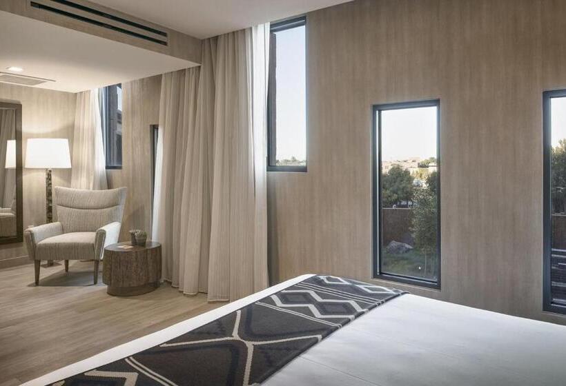 اتاق لوکس با تخت بزرگ, Chaco